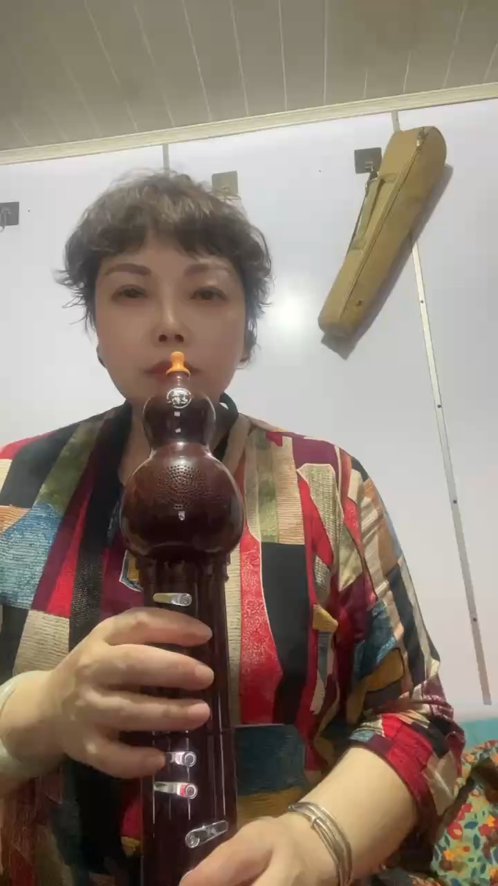 一首  马建涛的   《搀扶》插图
